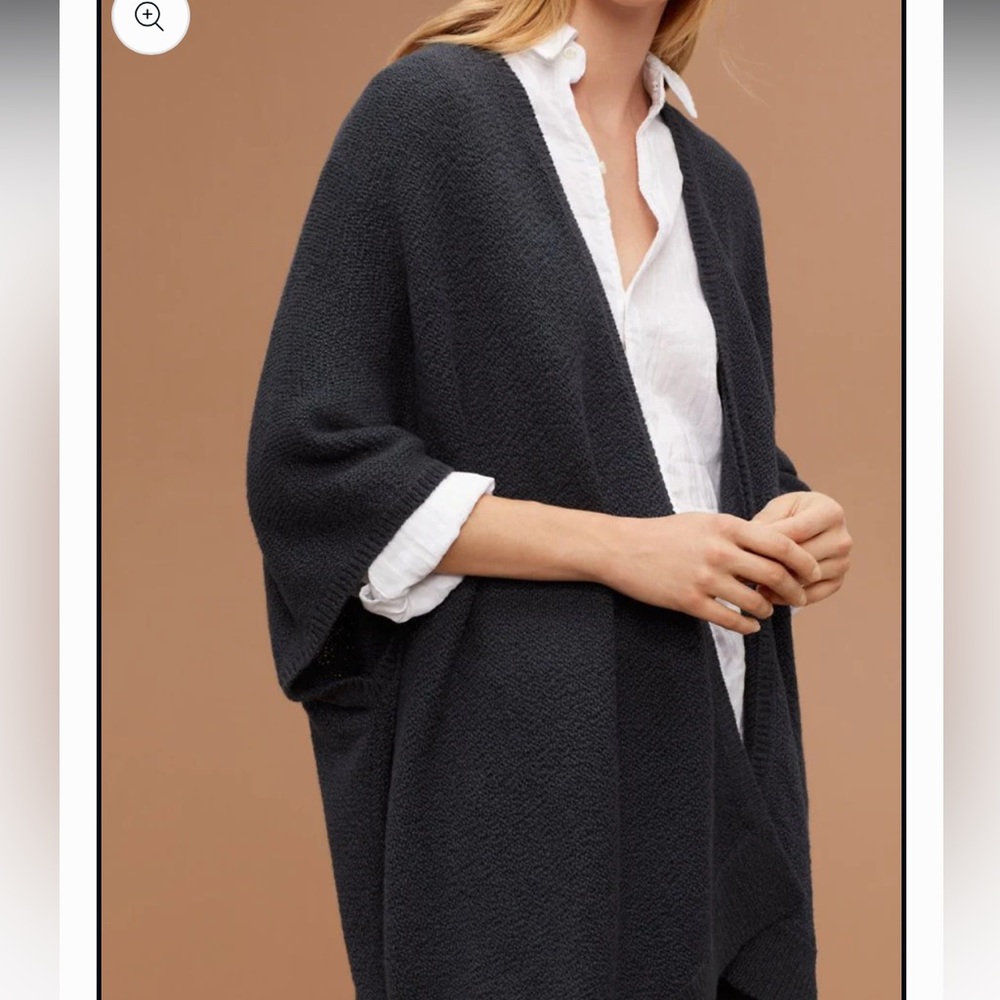 RARE Aritzia | community ionic cape made with real Wool and Yak in navy blue